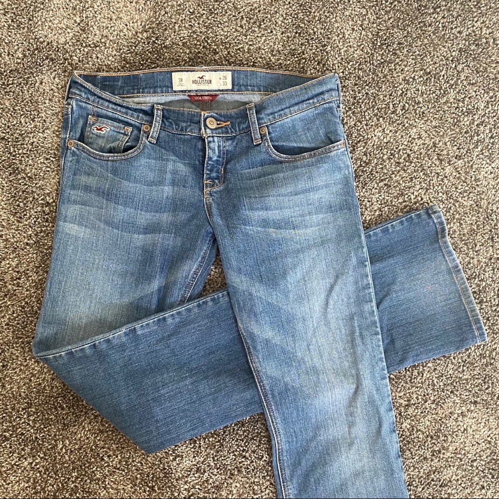 LIGHT WASHED BOOT CUT JEANS